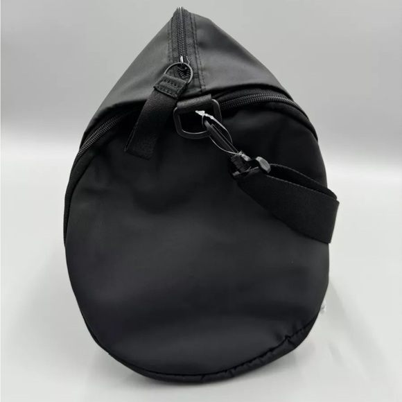 VSX VICTORIAS SECRET SPORT DUFFEL BAG NWT - Picture 5 of 6